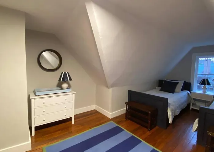 Spectacular Location Two Bedroom State Circle Apartment
