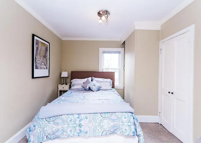 Downtown Annapolis King George 3Rd Floor Hideaway