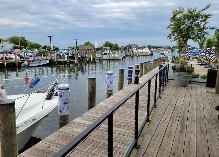 Annapolis Escape Steps To Harbor Backs To Gate 1