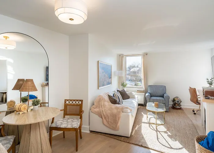 Luxury Rooftop Pool & Dock Steps To Downtown